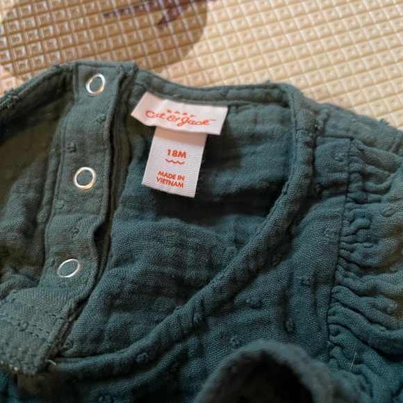 Cat and Jack 2 piece outfit 18M never worn great condition - Picture 2 of 3